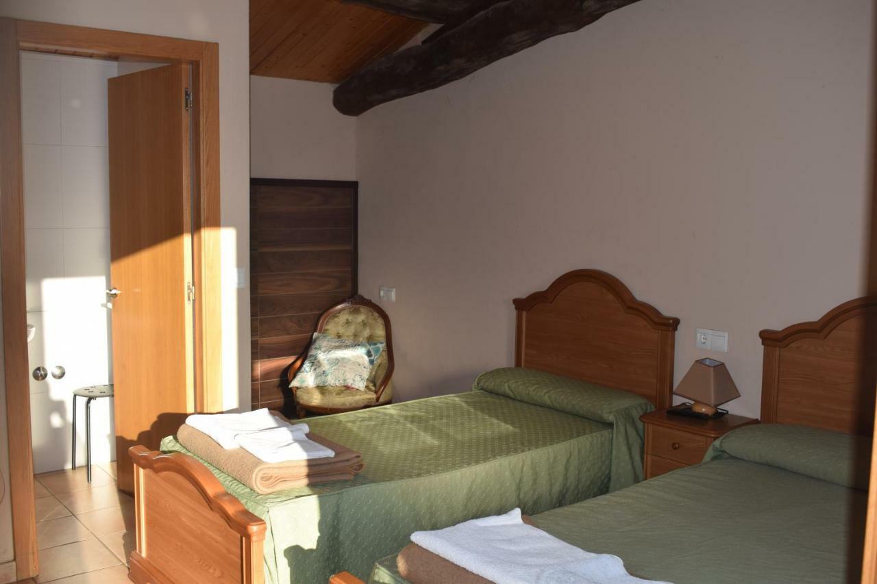 Pension Albergue Los Caminantes リバディソ エクステリア 写真