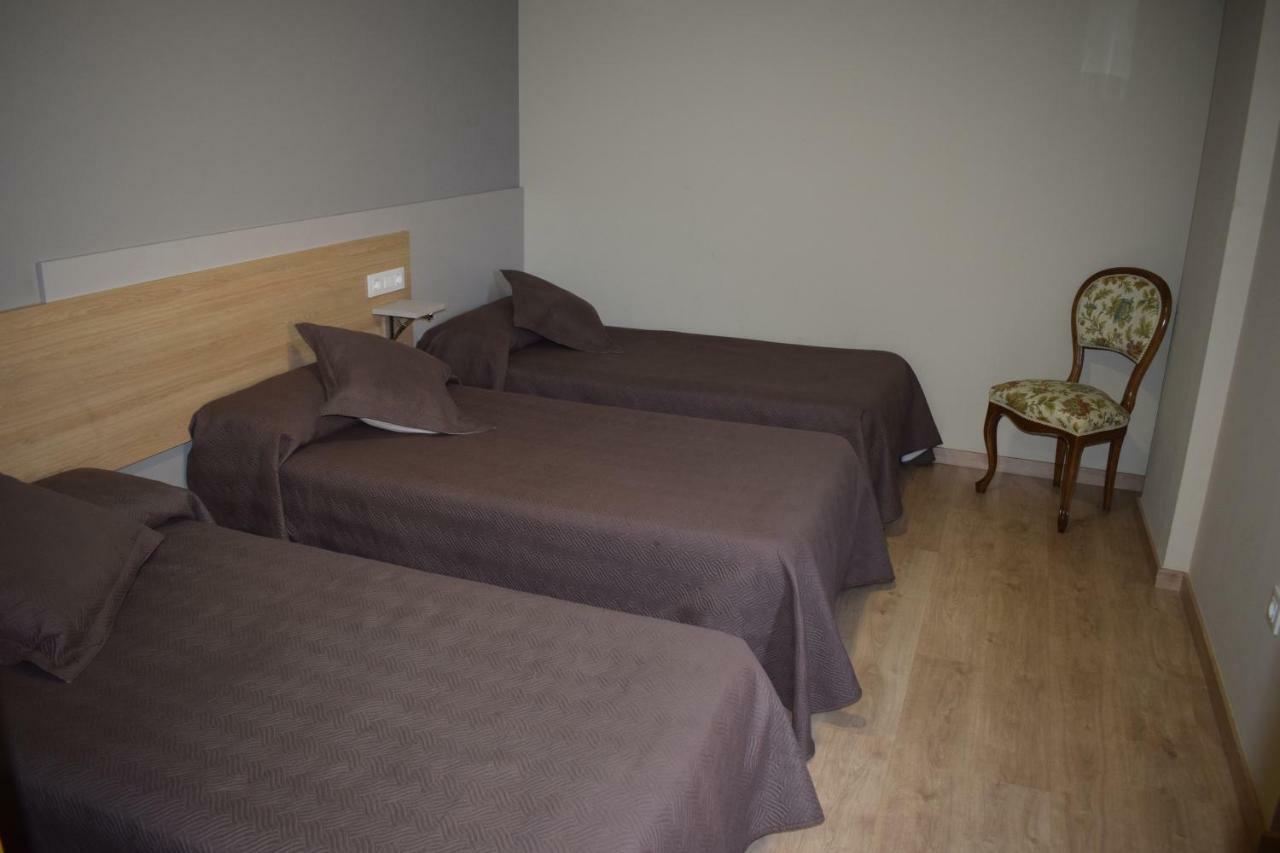 Pension Albergue Los Caminantes リバディソ エクステリア 写真